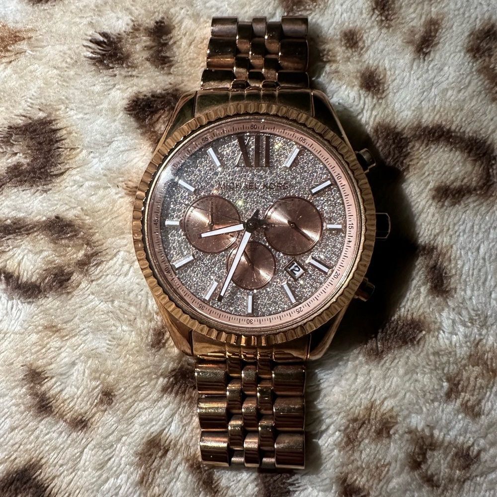 Elegant Gold Men's Watch